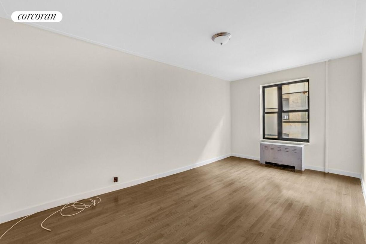 Primary Photo - 330 E 52nd St