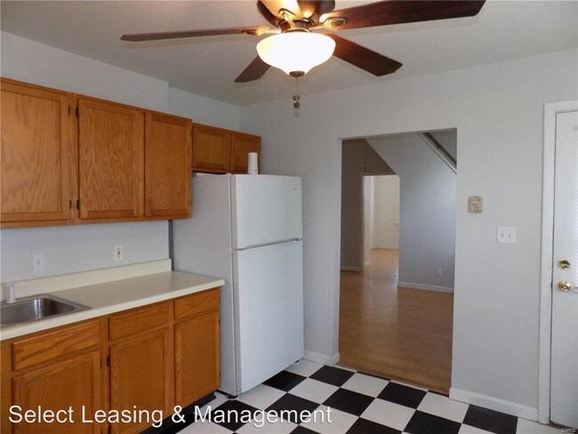 Building Photo - 2 br, 1 bath House - 821 Regina Ave