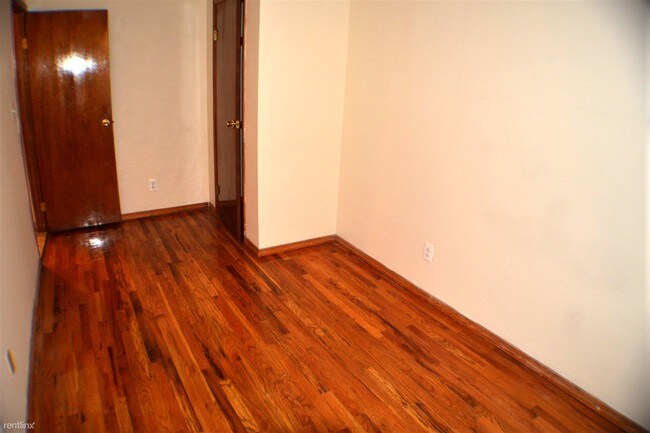 Foto del edificio - 329 E 68th St