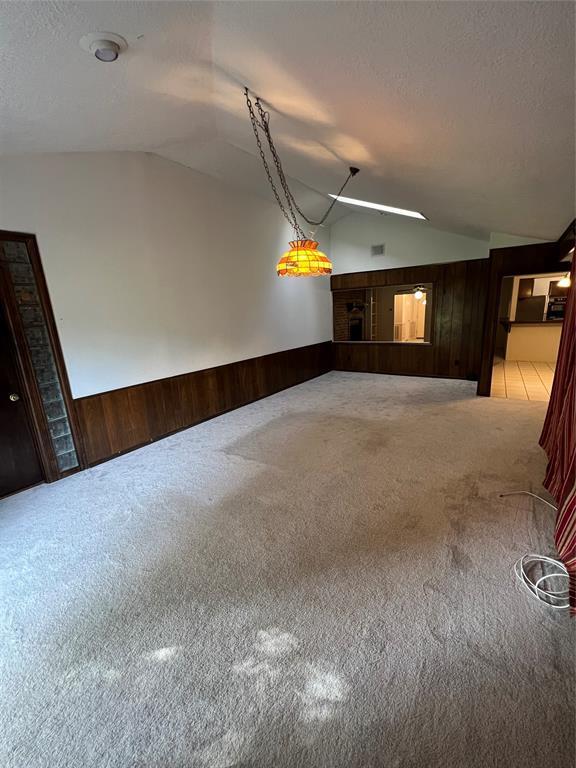 Foto del edificio - 25419 Lynbriar Ln