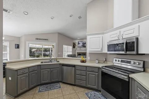 Building Photo - 5658 Derby Dr