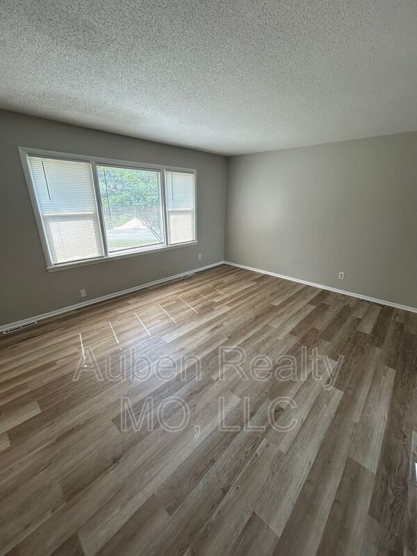 Foto del edificio - 8300 E 91st Terrace