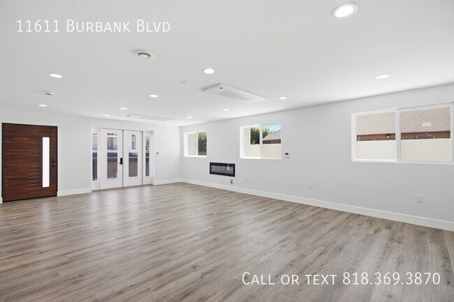 Building Photo - 11611 Burbank Blvd