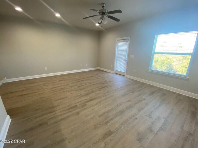 Foto del edificio - 5932 Callaway Cir