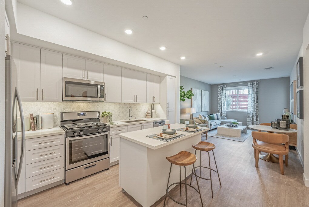 LIVIA at Scripps Ranch Apartments at 10380 Spring Canyon Rd San Diego