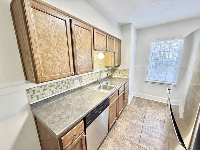 Building Photo - 3880 Spottswood Ave