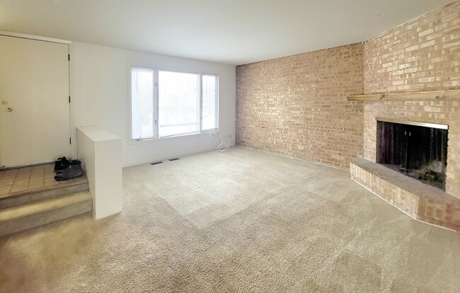 Building Photo - 712 Concord Ln