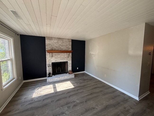 Foto del edificio - 2404 Quail Hollow Ct