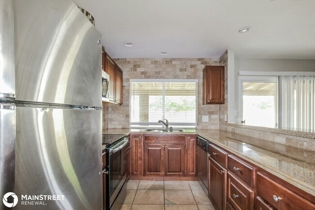 Building Photo - 5132 W Mercer Ln, Glendale, AZ 85304