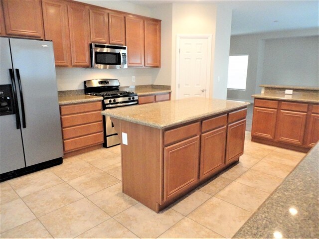 Building Photo - 2920 E Gables Vale Ct