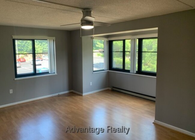 Building Photo - 200 Ledgewood Dr
