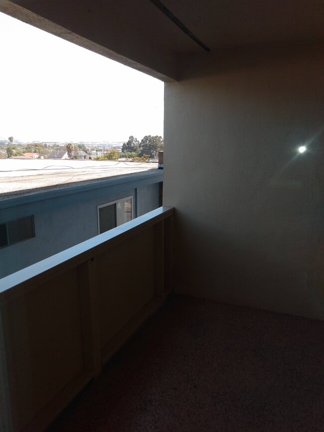 Building Photo - 257 East Ave