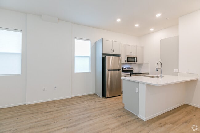 2BR, 2.5BA - 862 - Division & Highland Rowhomes
