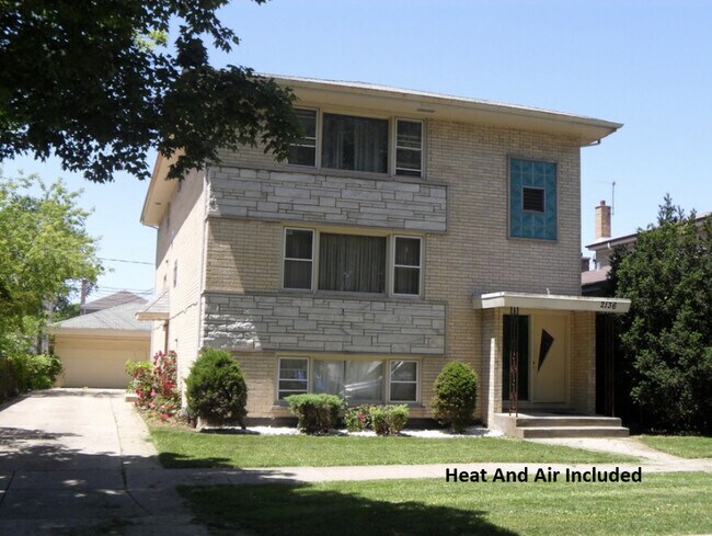 TREN al LOOP - 2136 N 74th Ct