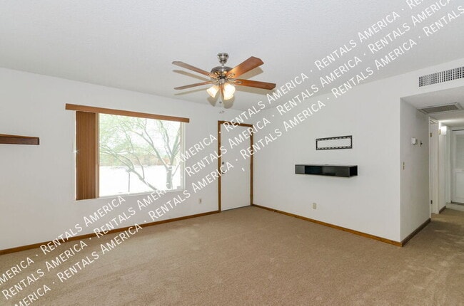 Building Photo - 7868 N Soledad Ave