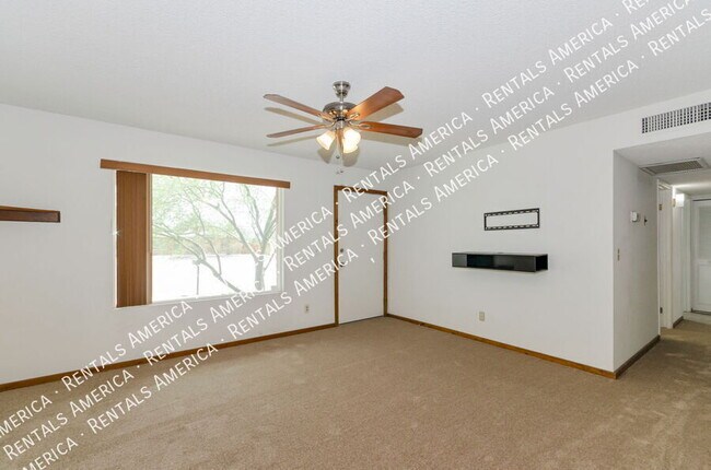 Foto del edificio - 7868 N Soledad Ave