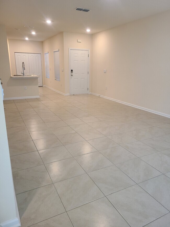 Building Photo - 7737 Legacy Trl