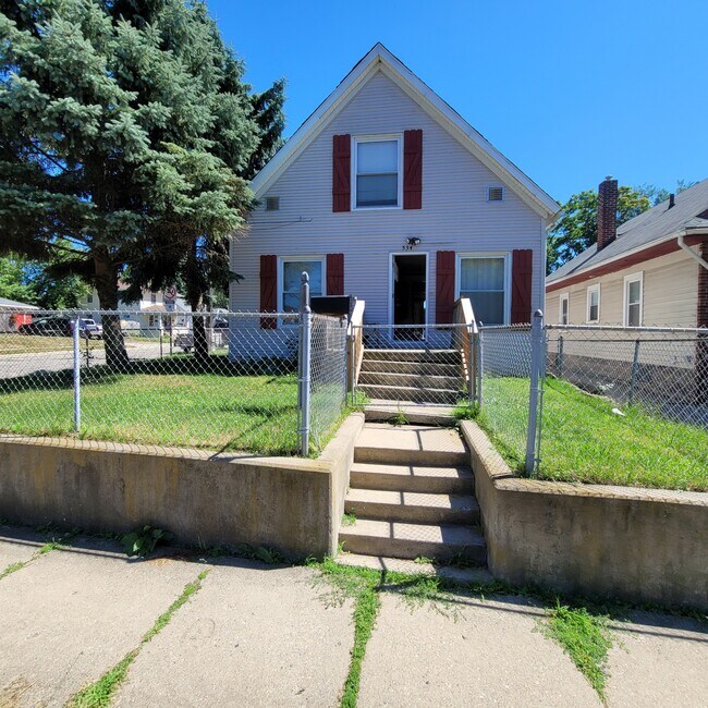534 E Mount Hope Ave, Lansing, MI 48910 House Rental in Lansing, MI