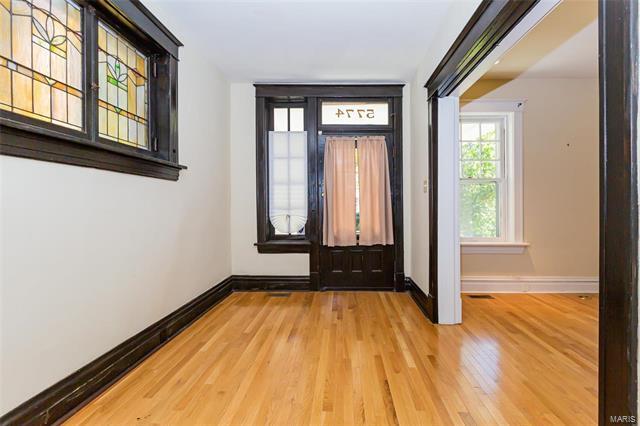 Building Photo - 5774 De Giverville Ave