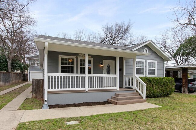 Building Photo - 1704 Ullrich Ave