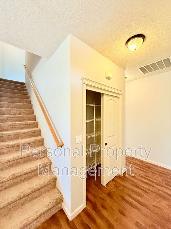 Foto del edificio - 536 NW Fargo St