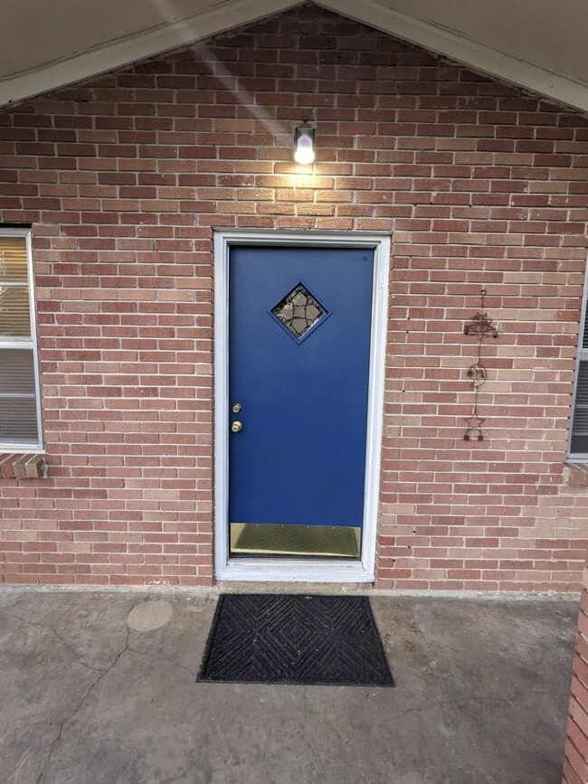 Building Photo - 416 Thacker Loop