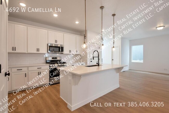 Building Photo - 4692 Camellia Ln