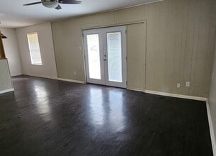 Building Photo - 3303 Roaming Woods Ln