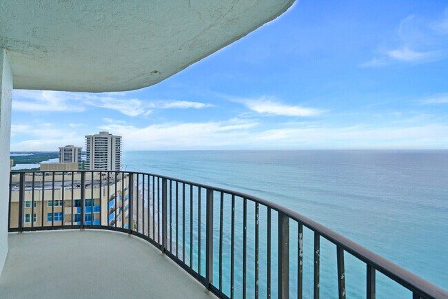 Building Photo - 5420 N Ocean Dr