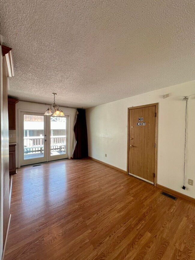 Foto del edificio - Dunlap Ave 4018-