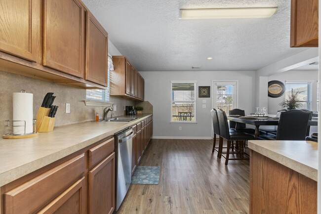 Building Photo - 29326 Legends Green Dr