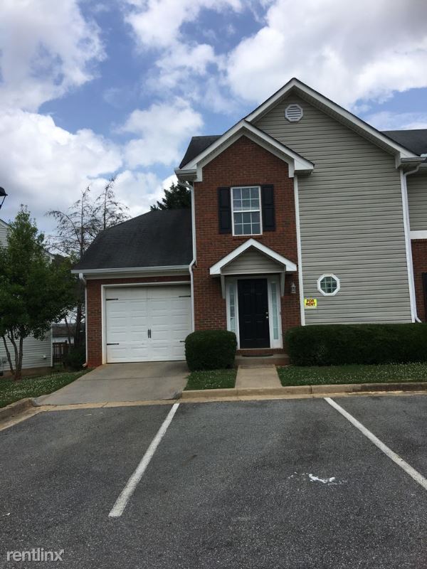 Primary Photo - 4 br, 2 bath Townhome - 11 Middlebrook Dr