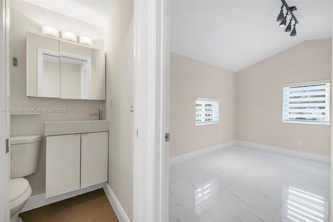 Foto del edificio - 340 SW 25th Rd