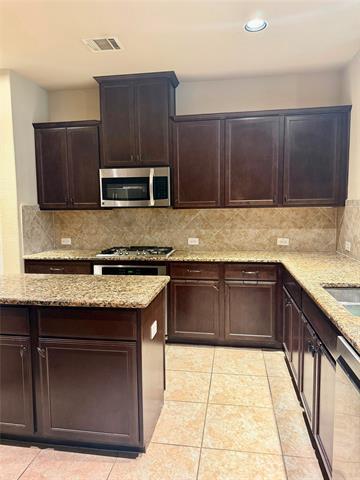 Foto del edificio - 112 Rustic Oak Ln