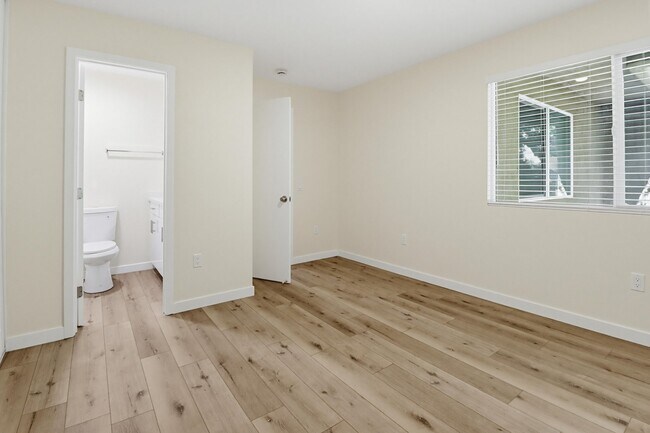 Foto del edificio - 3860 Helix St