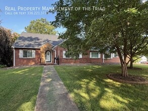 Building Photo - 3300 Anderson Dr