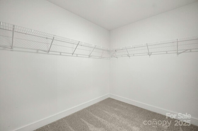 Building Photo - 609 Linwood Rd