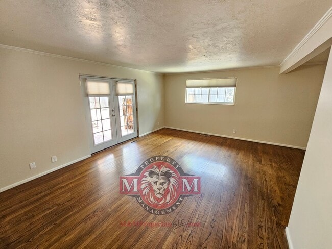 Building Photo - Spacious 5 Bd 3 Ba Home Cottonwood Heights