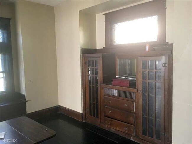 Foto del edificio - 3 br, 2 bath House - 3 East Moody Avenue