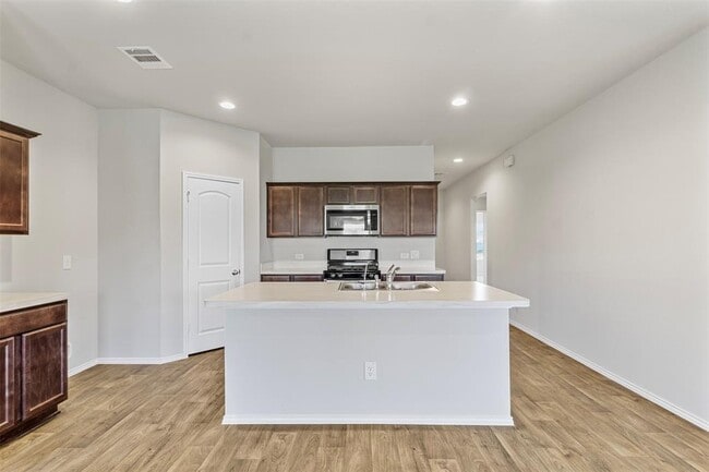 Building Photo - 21126 Waze Lewis Dr