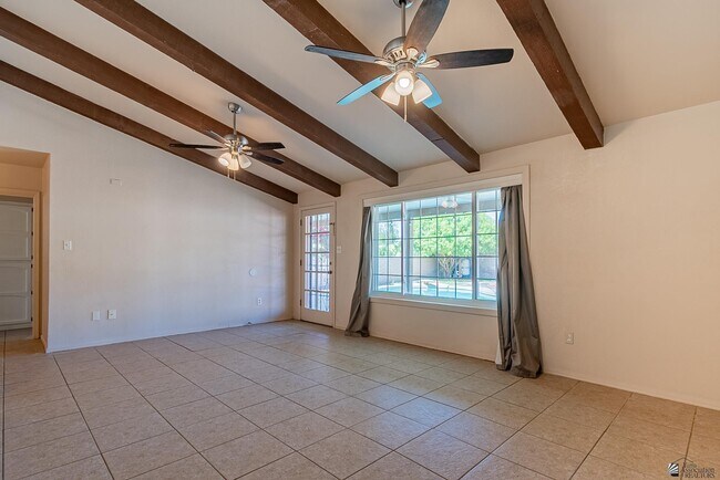 Foto del edificio - 1850 W 15th Ln