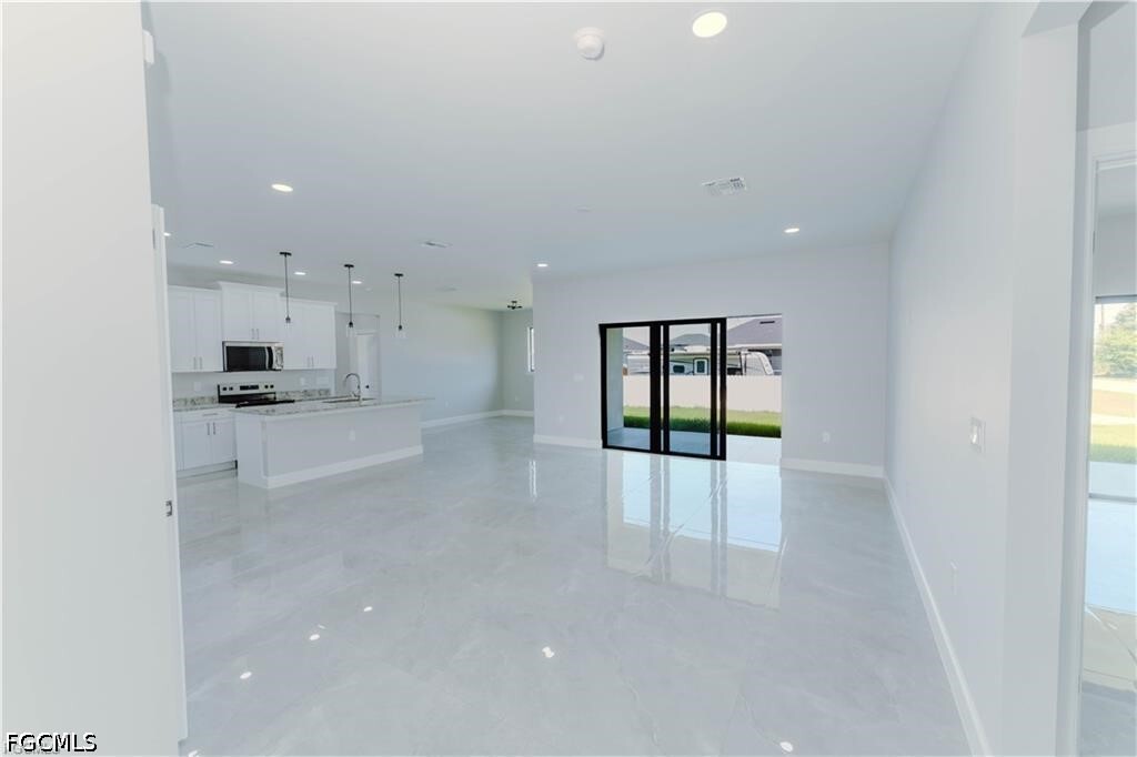 Foto del edificio - 4705 Diane Ave S