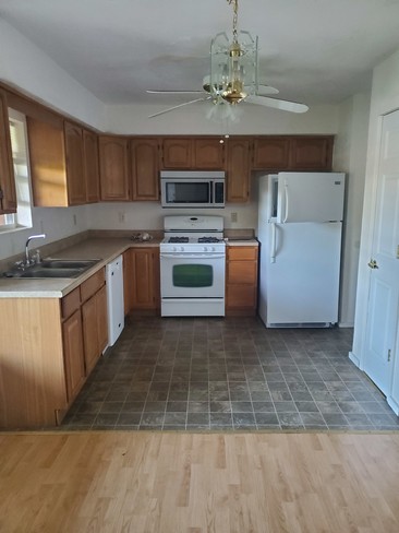 Foto del edificio - 2354 Manor Rd