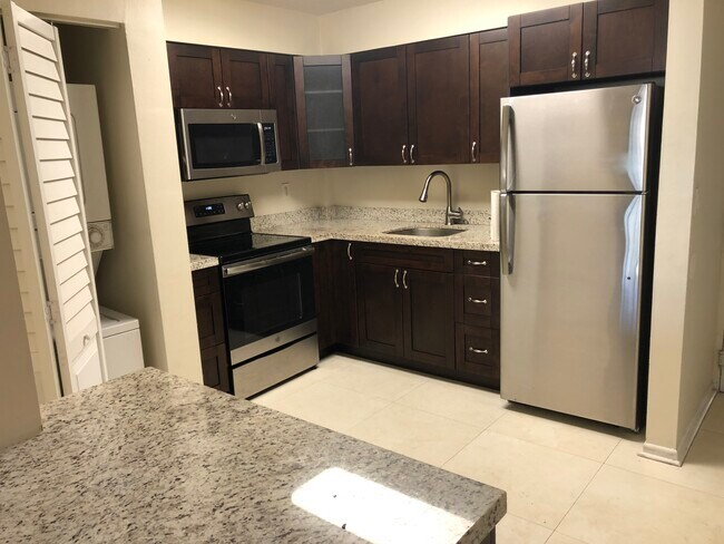 Foto del edificio - 6045 NW 186th St