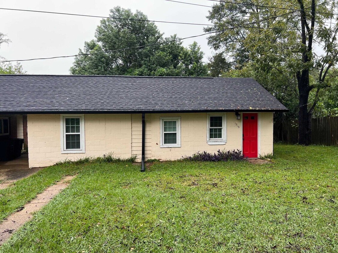 Foto principal - 1316 Aintree Ln
