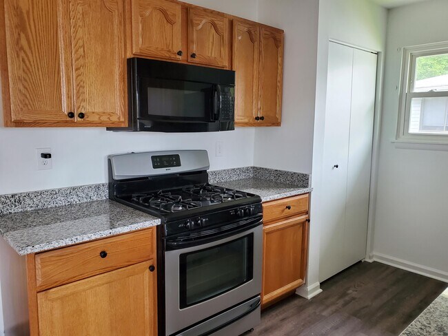 Building Photo - 1723 Fountain Rock Way