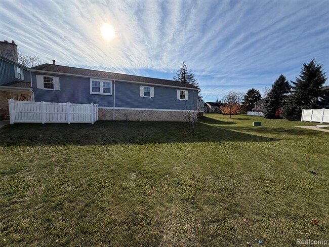 Building Photo - 20923 W Glen Haven Cir