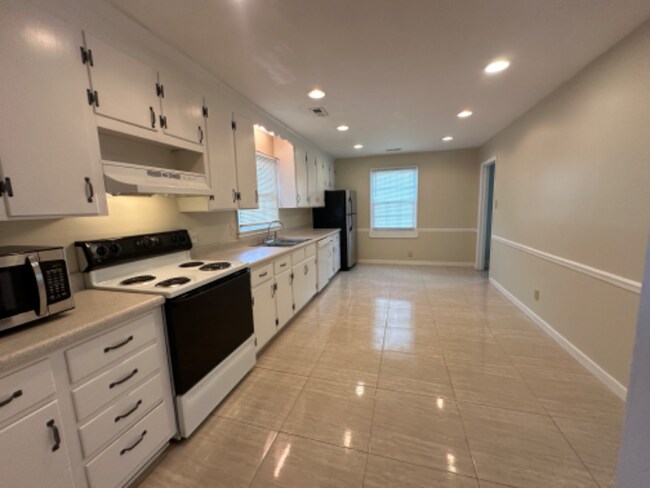 Foto del edificio - 12833 Broad St Rd
