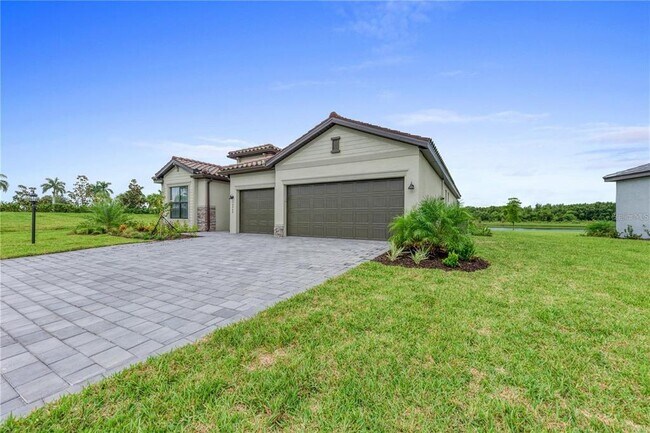 Foto del edificio - 16464 Whale Grey Pl