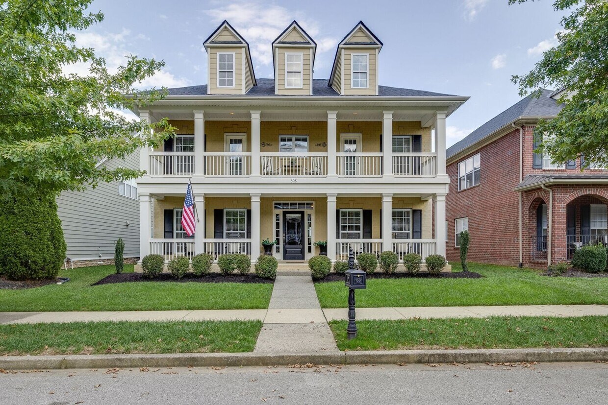 Primary Photo - Spotless 5BR/3.5BA rental home, Meade of A...